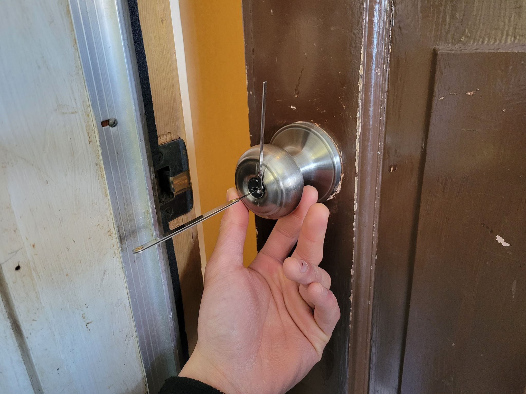 Home Lockout HOUSE LOCKOUTS - Luu Locksmith Inc.